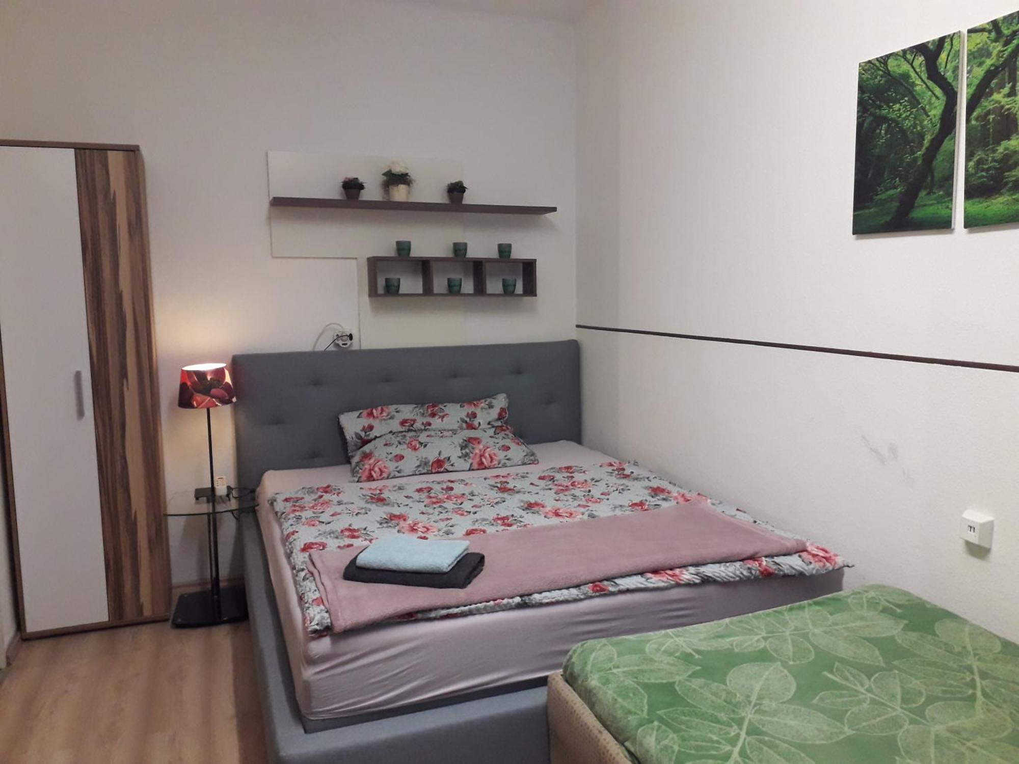 Apartment Ap 1 Im Zentrum Steyr, Bestrooms Eu מראה חיצוני תמונה